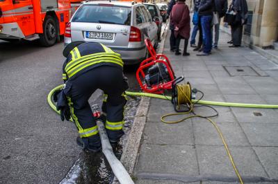 Stuttgart: Brand in Mehrfamilienhaus